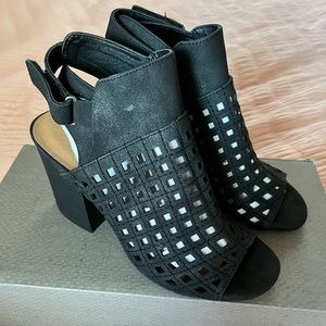 NIB Maurice’s Jordan Velcro block heels in black - size 9